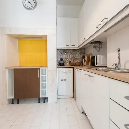 Cozy Apartment With Castel View Apartment *
