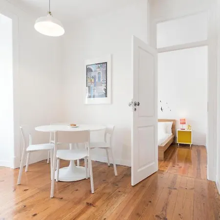 Apartment Cozy Apartment With Castel View Lisbon