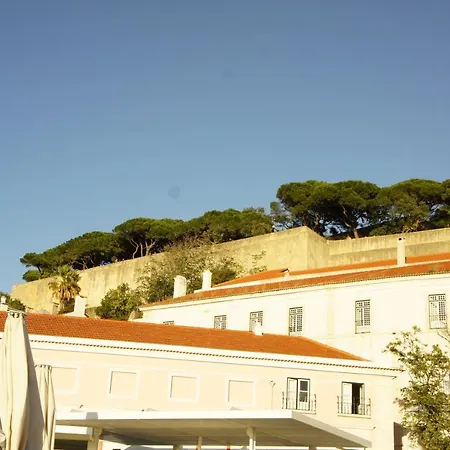 Cozy Apartment With Castel View Apartment *
