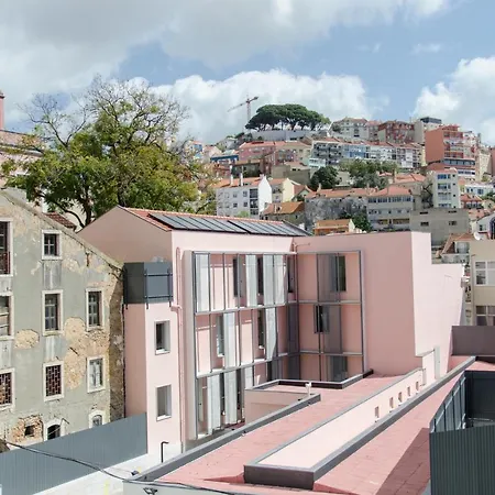 Cozy Apartment With Castel View Lisbon