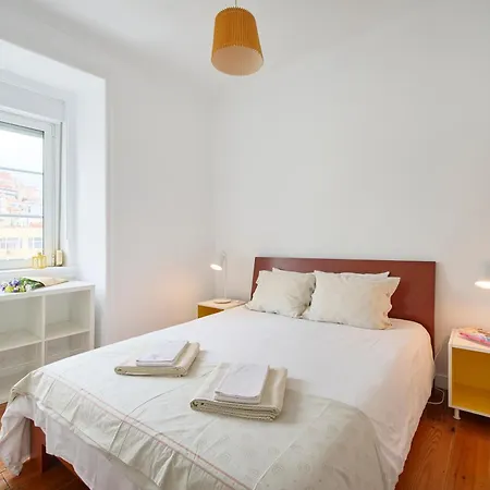 Cozy With Castel View *