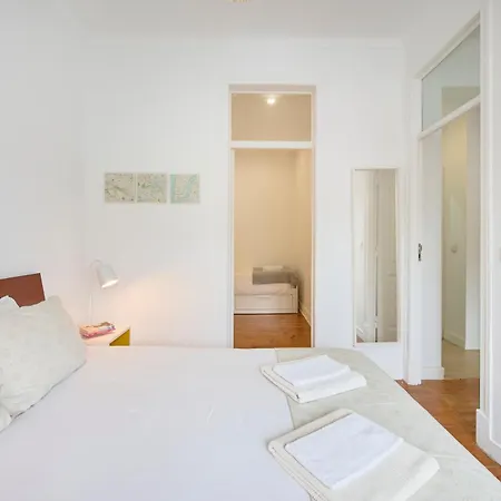 Cozy With Castel View