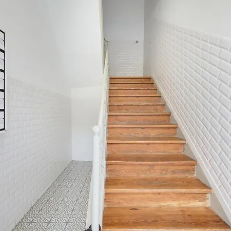 شقة Cozy With Castel View *