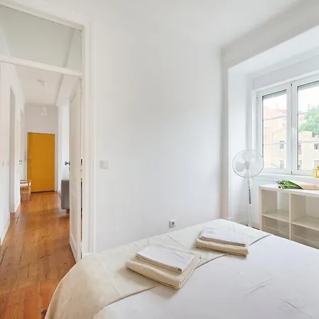 Cozy With Castel View Lisboa