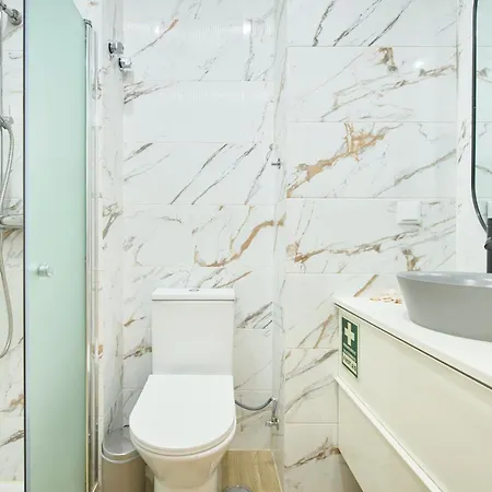 Cozy With Castel View Апартаменты