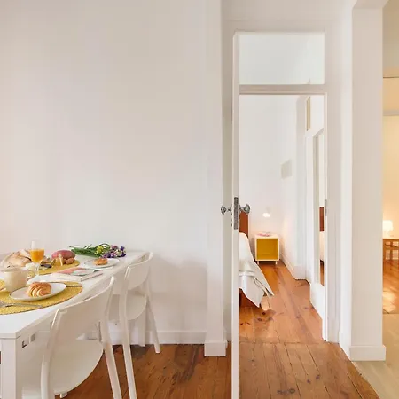 شقة Cozy With Castel View Lisboa