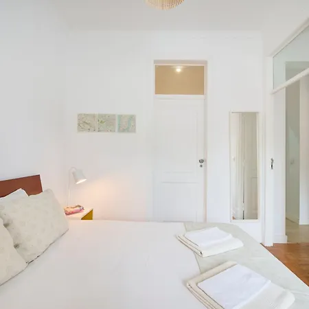 شقة Cozy With Castel View