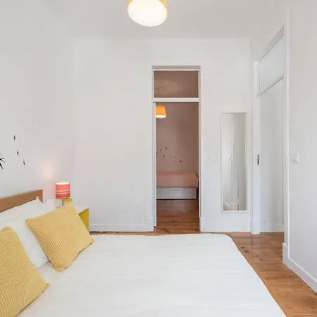 Cozy With Castel View * Lisboa