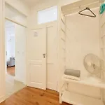 Apartment Cozy Apartment With Castel View Lisbon