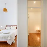 Cozy Apartment With Castel View *
