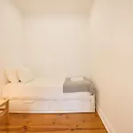Cozy Apartment With Castel View Apartment *