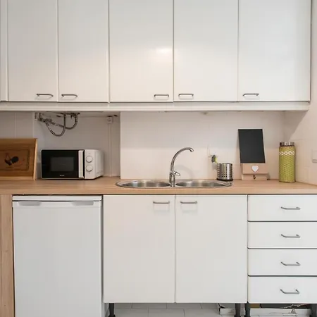 Cozy Apartment With Castel View *