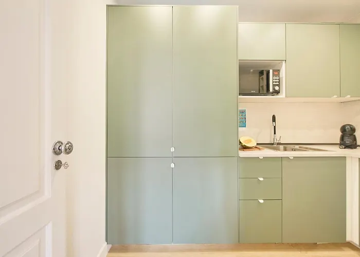 Cozy With Castel View Appartement *