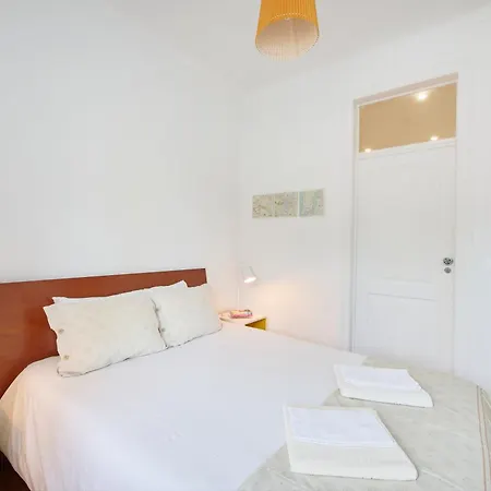 Cozy With Castel View 아파트 리스본