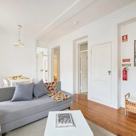 Cozy With Castel View *